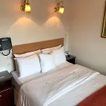 The Leeson 게스트하우스 2*