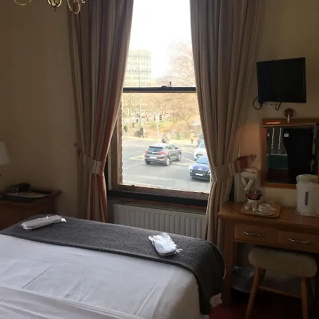 Guest house The Leeson